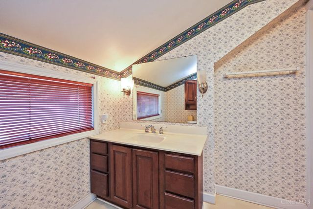1039 Richwood Avenue, Cincinnati, OH 45208