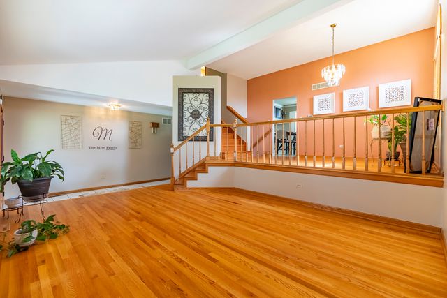 18319 Holland Road, Lansing, IL 60438