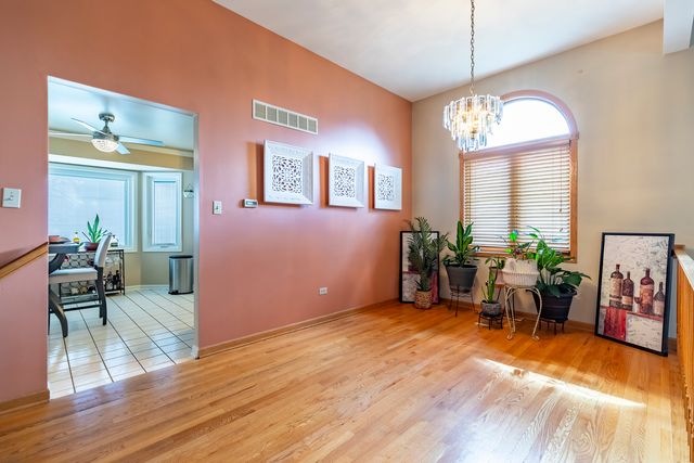 18319 Holland Road, Lansing, IL 60438