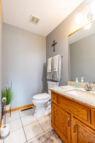 18319 Holland Road, Lansing, IL 60438