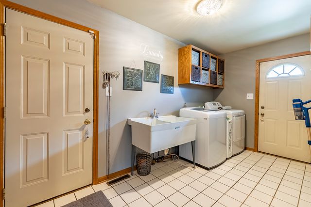 18319 Holland Road, Lansing, IL 60438