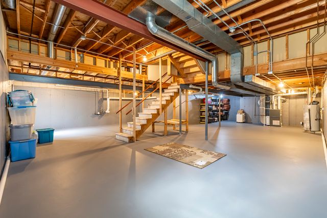 18319 Holland Road, Lansing, IL 60438