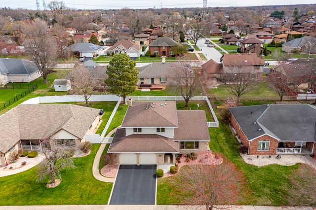 18319 Holland Road, Lansing, IL 60438