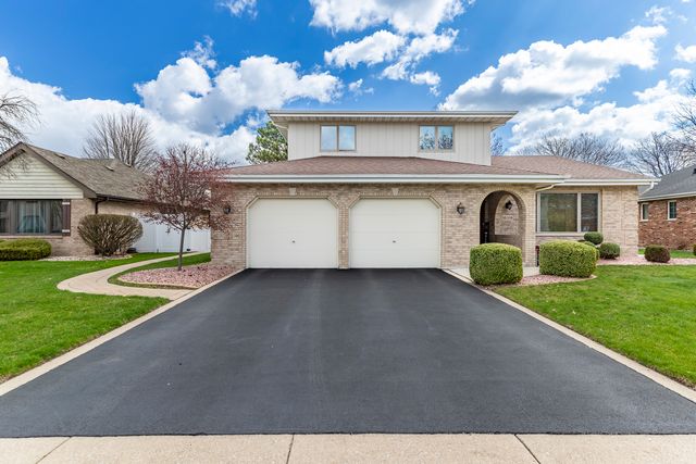 18319 Holland Road, Lansing, IL 60438