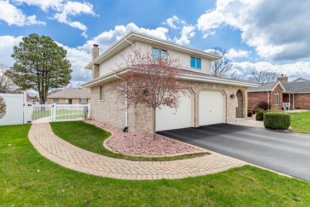 18319 Holland Road, Lansing, IL 60438