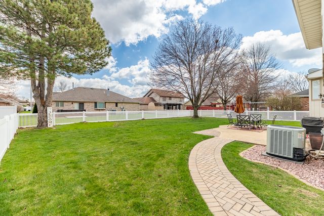 18319 Holland Road, Lansing, IL 60438