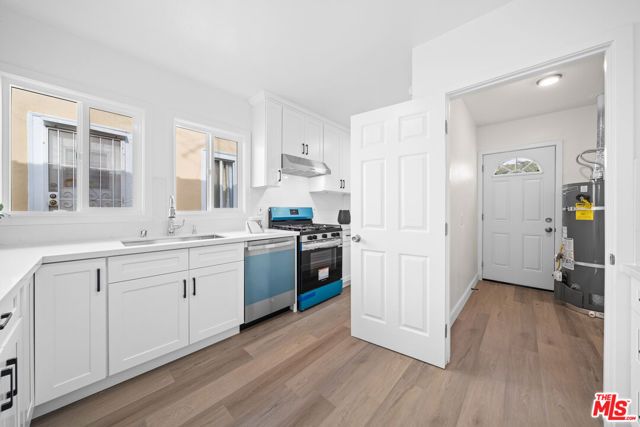 1558 Hauser Boulevard, Los Angeles, CA 90019