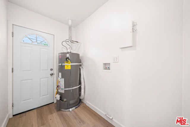 1558 Hauser Boulevard, Los Angeles, CA 90019