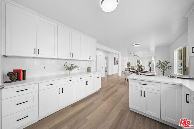 1558 Hauser Boulevard, Los Angeles, CA 90019