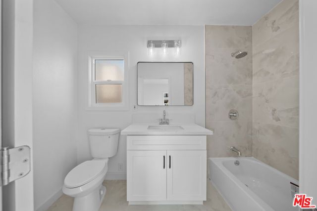 1558 Hauser Boulevard, Los Angeles, CA 90019