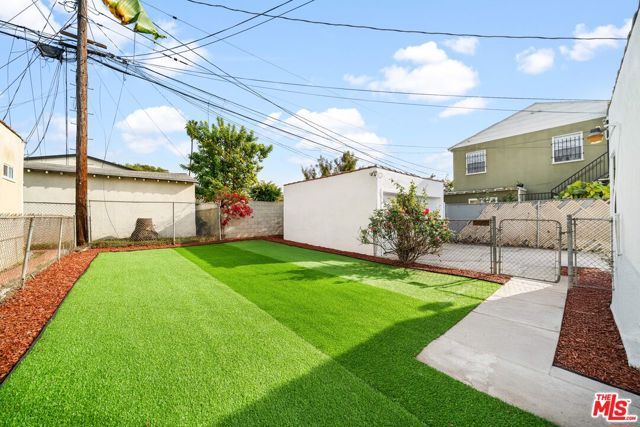 1558 Hauser Boulevard, Los Angeles, CA 90019