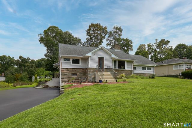 1374 Huntington Turnpike, Trumbull, CT 06611