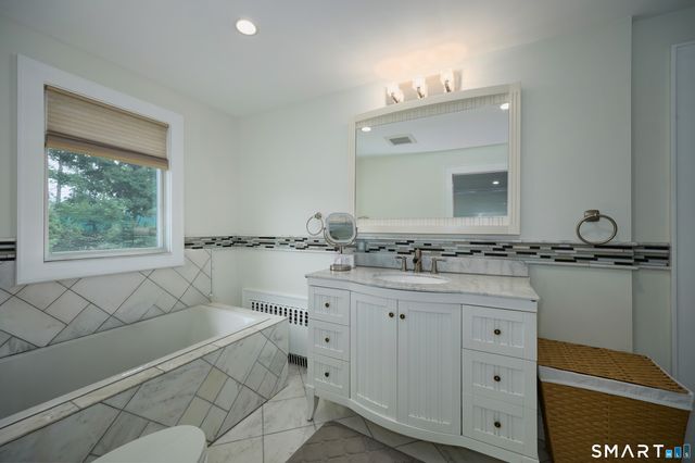 1374 Huntington Turnpike, Trumbull, CT 06611