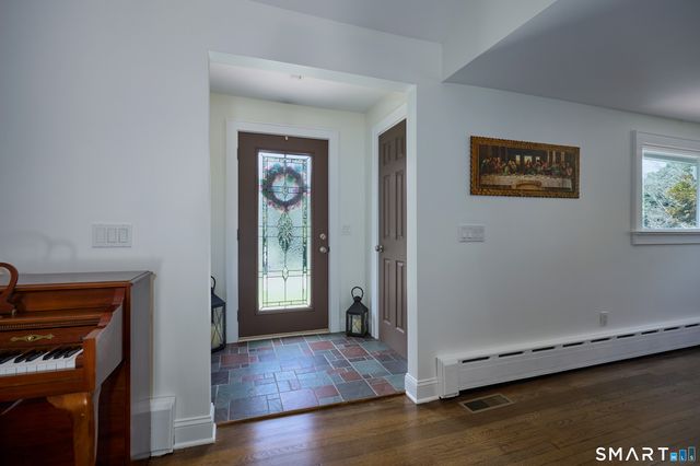 1374 Huntington Turnpike, Trumbull, CT 06611