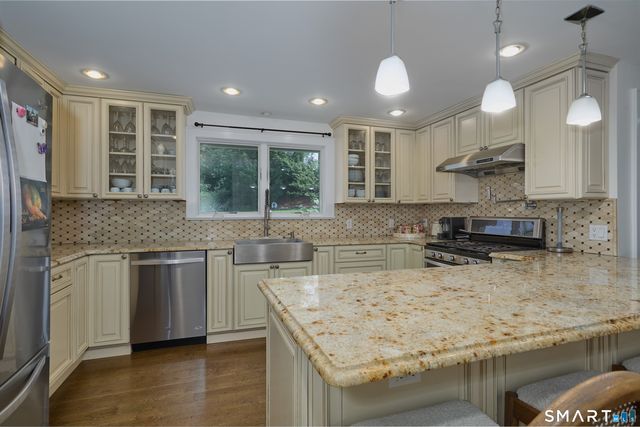 1374 Huntington Turnpike, Trumbull, CT 06611