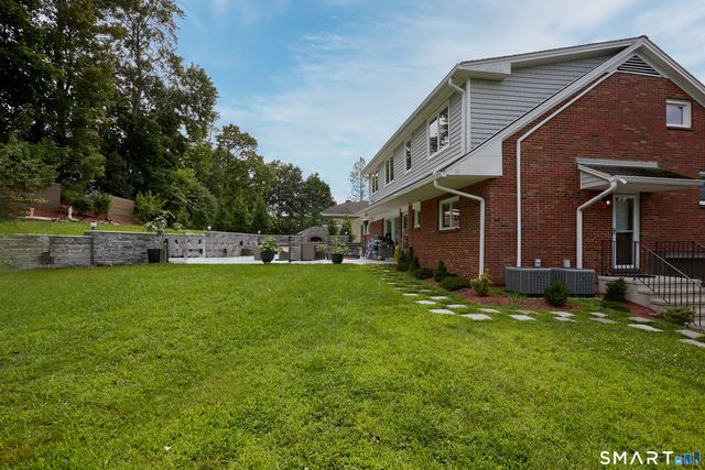 1374 Huntington Turnpike, Trumbull, CT 06611