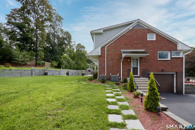 1374 Huntington Turnpike, Trumbull, CT 06611