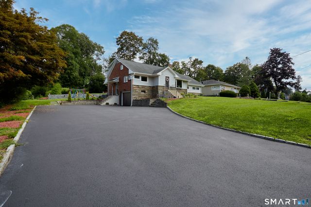 1374 Huntington Turnpike, Trumbull, CT 06611