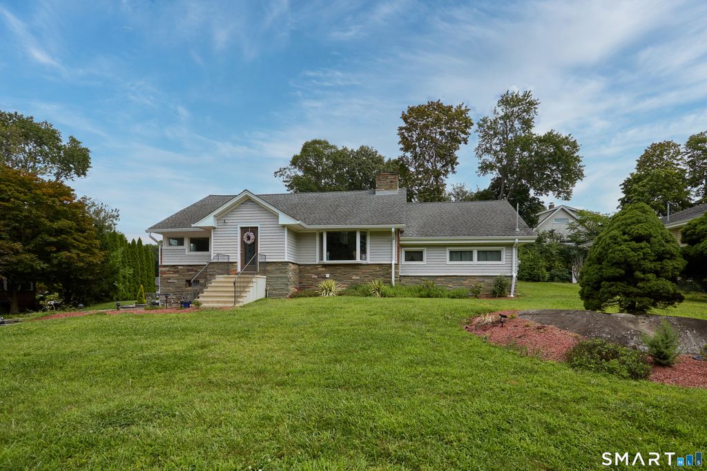 1374 Huntington Turnpike, Trumbull, CT 06611