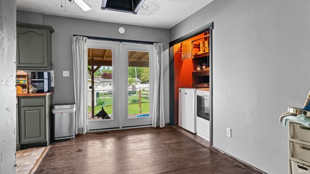 2713 U ST, Bedford, IN 47421