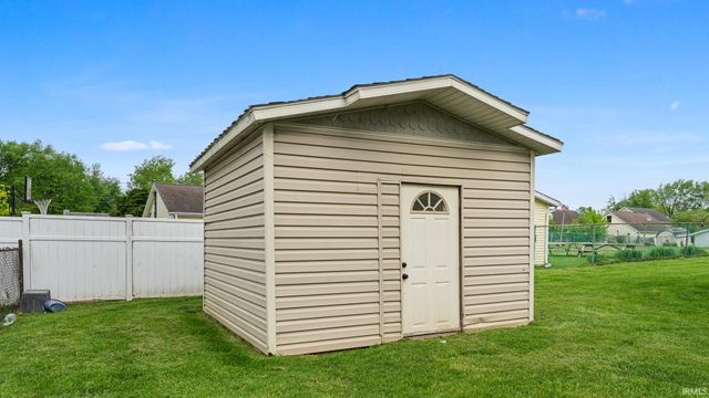 2713 U ST, Bedford, IN 47421