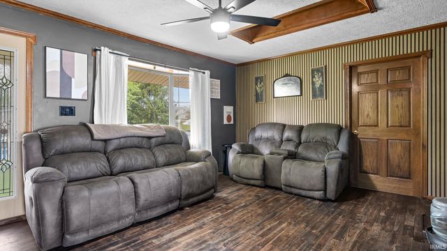 2713 U ST, Bedford, IN 47421