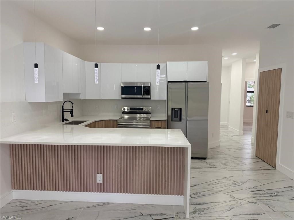 330 / 332 Bell BLVD S, LEHIGH ACRES, FL 33974 — photo 5