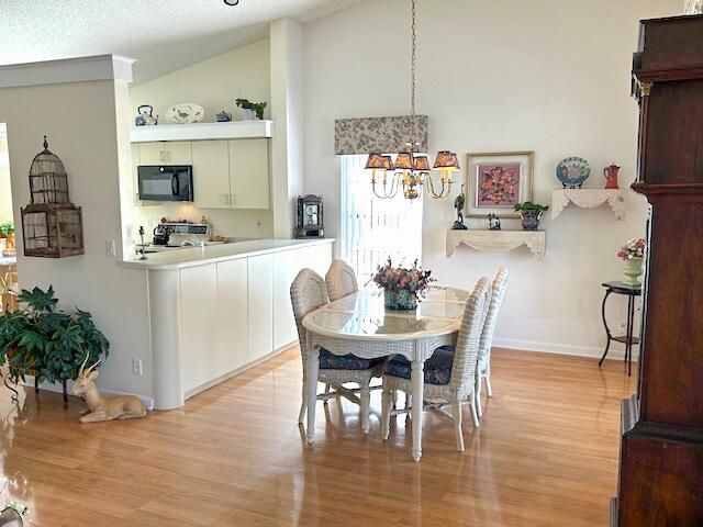 10415 S Circle Lake Drive 201, Boynton Beach, FL 33437