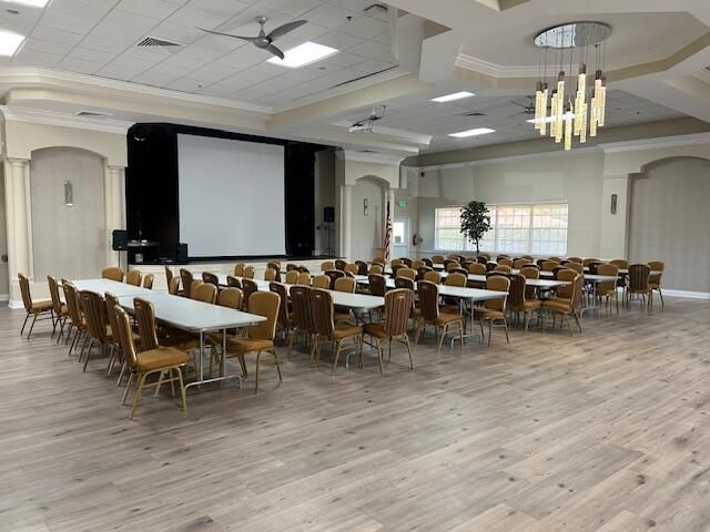 10415 S Circle Lake Drive 201, Boynton Beach, FL 33437