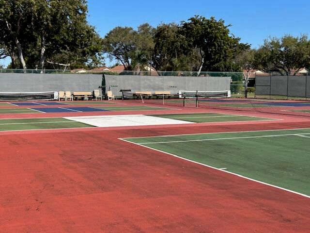 10415 S Circle Lake Drive 201, Boynton Beach, FL 33437