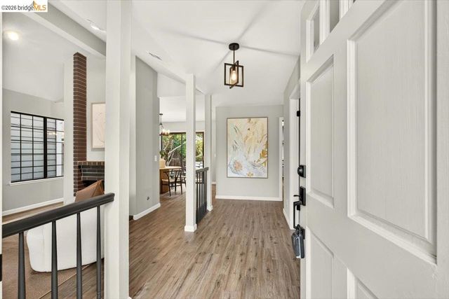 29 Captains Dr, Alameda, CA 94502