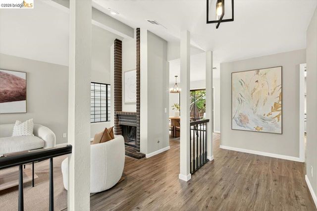 29 Captains Dr, Alameda, CA 94502