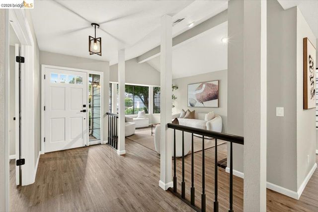 29 Captains Dr, Alameda, CA 94502