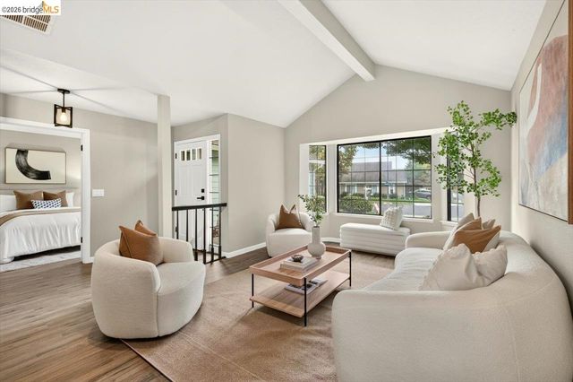 29 Captains Dr, Alameda, CA 94502