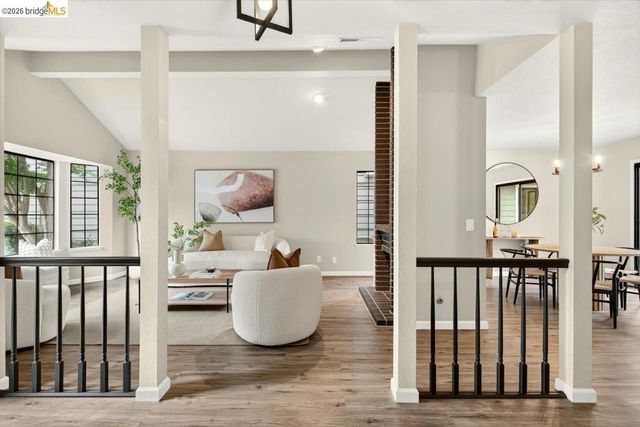 29 Captains Dr, Alameda, CA 94502
