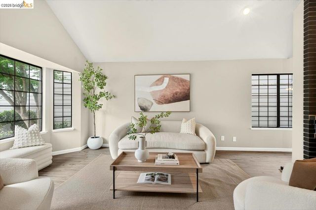 29 Captains Dr, Alameda, CA 94502