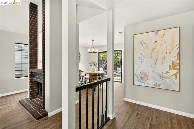 29 Captains Dr, Alameda, CA 94502