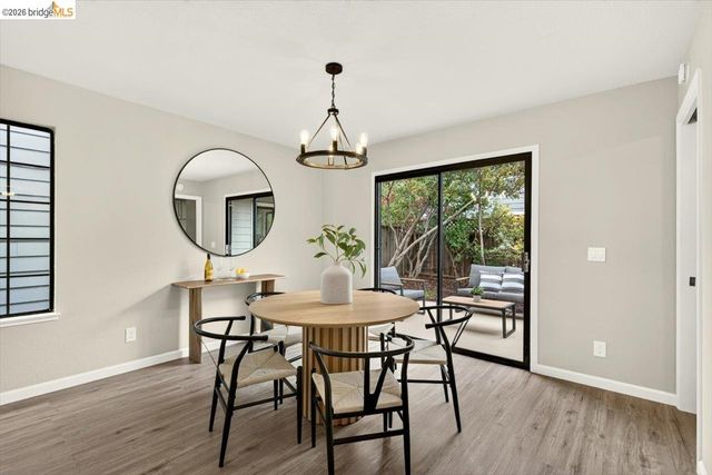 29 Captains Dr, Alameda, CA 94502