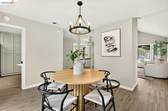 29 Captains Dr, Alameda, CA 94502