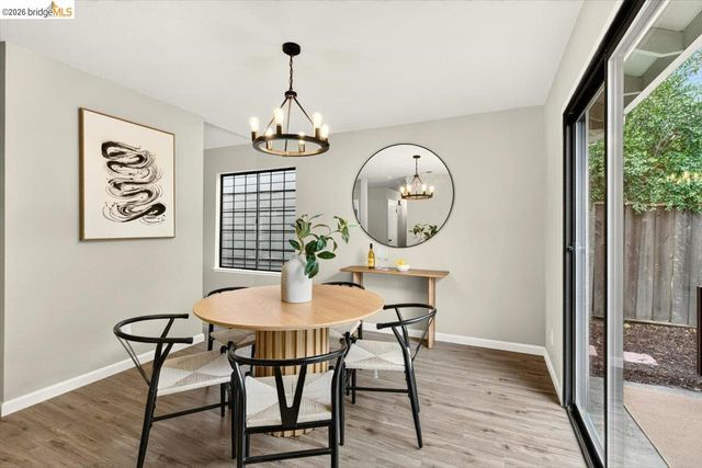 29 Captains Dr, Alameda, CA 94502