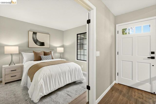 29 Captains Dr, Alameda, CA 94502