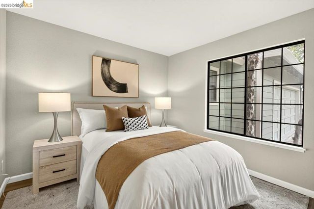 29 Captains Dr, Alameda, CA 94502