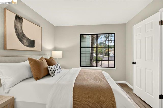 29 Captains Dr, Alameda, CA 94502