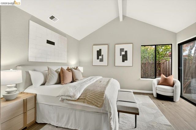 29 Captains Dr, Alameda, CA 94502