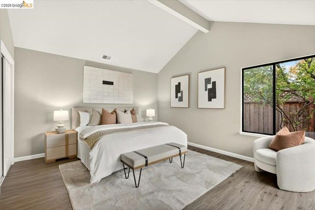 29 Captains Dr, Alameda, CA 94502