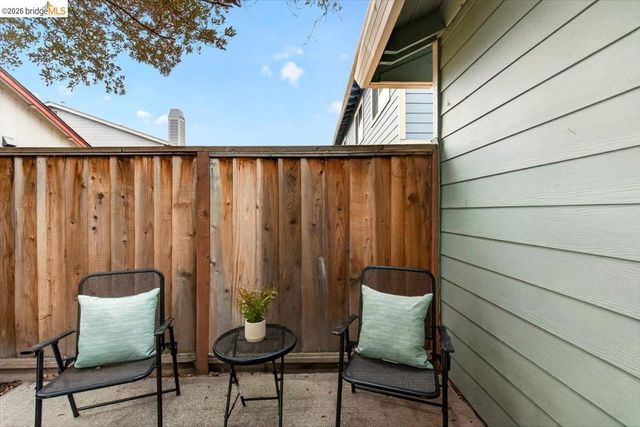 29 Captains Dr, Alameda, CA 94502