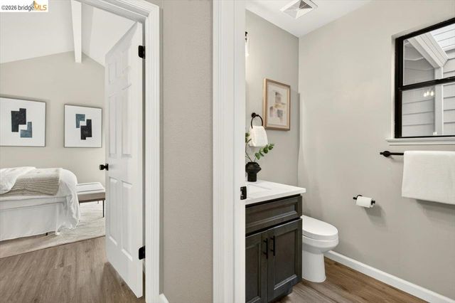 29 Captains Dr, Alameda, CA 94502