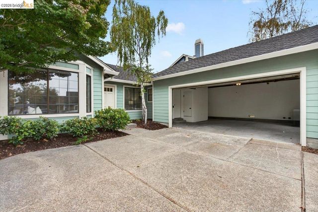 29 Captains Dr, Alameda, CA 94502