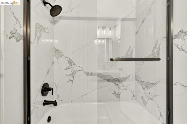 29 Captains Dr, Alameda, CA 94502