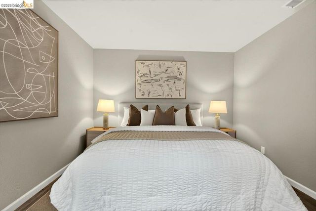 29 Captains Dr, Alameda, CA 94502
